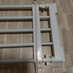 突っ張り棒の棚の画像