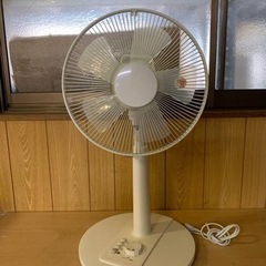 ニトリ　30cmリピング扇風機　KJF-35T WHN