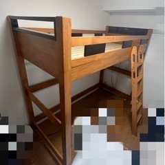木製ロフトベッドの画像