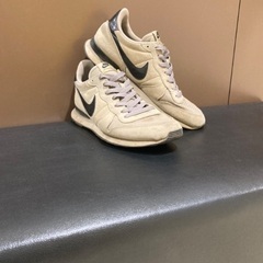 『 NIKE・ナイキ 』スニーカー👟ベージュ