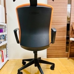 【取りに来てくださる方に無料で】アイリスチトセのオフィスチェア
の画像