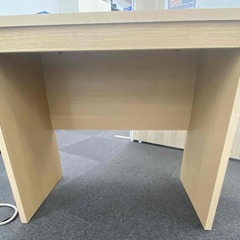 幕板付き机、800×400の画像