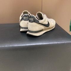 『 NIKE・ナイキ 』スニーカー👟ベージュの画像