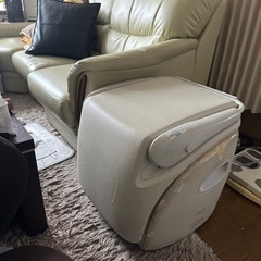 折りたためるイス