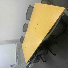 【商談中】6人掛け、ミーティングテーブルの画像