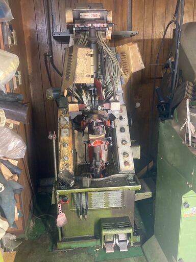 ☆中古￥200,000！イタリア製ORMAC750　靴製作、修理用特殊機械　特殊工具　業務用　幅90㎝ｘ奥行110㎝ｘ高さ200cm　【BG034】