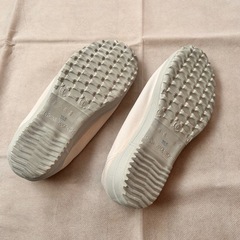 【新品・未使用】教育シューズ上靴（白）23.5の画像