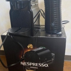 ネスプレッソ カプセル式コーヒーメーカー イニッシア ブラック 水タンク容量0.6L コンパクト 軽量 D40-BK & Keenstoneミルクフォーマー 電動 ミルク泡立て器 全自動 プロ 牛乳加熱 ４つの機能モードの画像