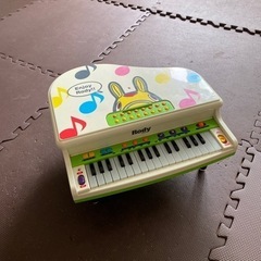 おもちゃ　グランドピアノ