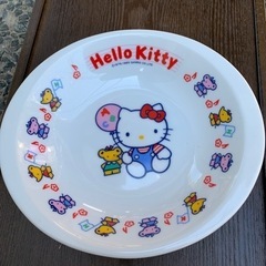 ハローキティーのお皿
