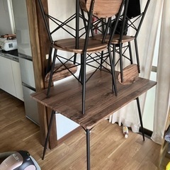 ダイニングテーブル