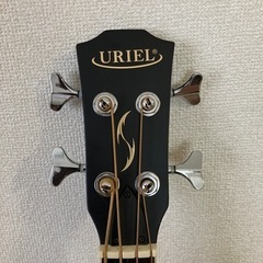 アコースティックベースの画像