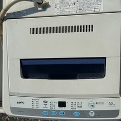 ジャンク品洗濯機、2011年、6kg
