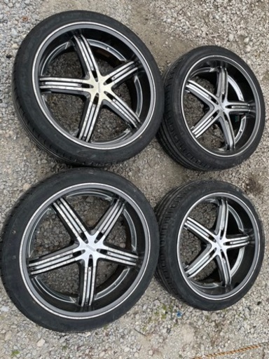 車のパーツ タイヤ、ホイール