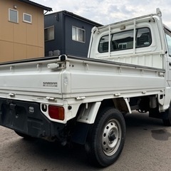 4WD エアコン付 スバル サンバートラック タイヤ山有り まぁまぁ綺麗 三方開 5MT の画像