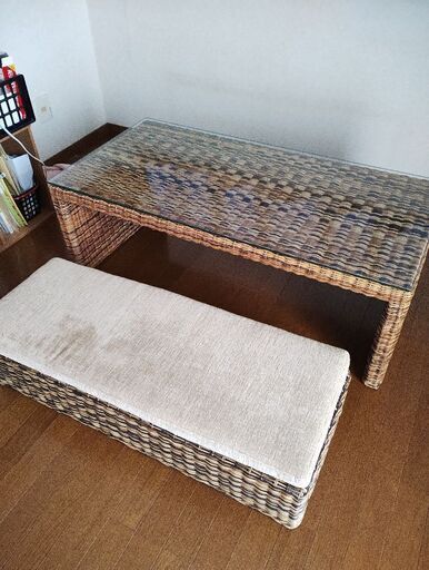 ラタンテーブルとイスセット　中古