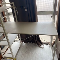 ホワイトデスク