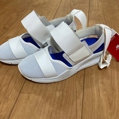 ニューバランス　　サンダル　新品