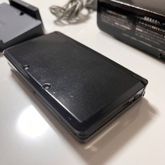 【配送可能】ニンテンドー3DS一式 コスモブラック 本体 充電器の画像