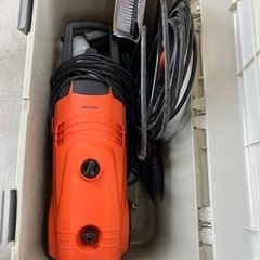 アイリスオーヤマ　高圧洗浄機　＋収納ケース