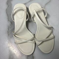 ☆値下げ☆N2407-129 H&M ブロックヒールサンダル サイズ35 ホワイト 中古 汚れありの画像