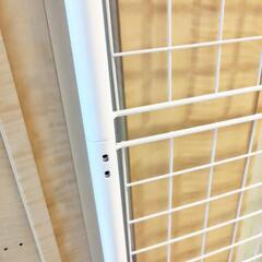 [山善] 突っ張り パーテーション (ワイヤータイプ) 幅90×奥行5×高さ166.5-295.5cm  壁掛け 収納 壁面収納 天井 間仕切り 組立品 ホワイト SP-90(W)　突っ張り棒の画像