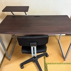 ミニ棚付きパソコンデスク(学習机)椅子
とセットで。コンセント穴あり