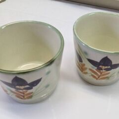 ☆陶器　小鉢　あやめ柄　２個　の画像