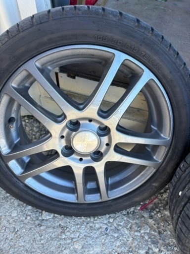 車のパーツ タイヤ、ホイール