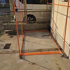 バイクガレージ　DOPPELGANGER　ドッペルギャンガー バイクガレージ 奥行2150mm 屋外簡易車庫 中型バイク専用のスリムなガレージ [W115×L(D)215×H175cm] DCC539-GY グレー
　の画像