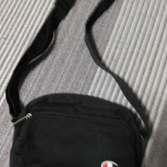 チャンピオン黒ショルダーバッグ