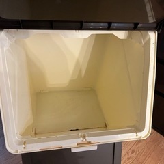 ゴミ箱の画像