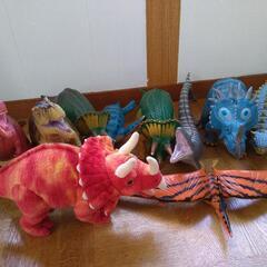 恐竜のおもちゃセット