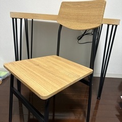 代金不要・即渡せます、コンセント付デスク&椅子の画像