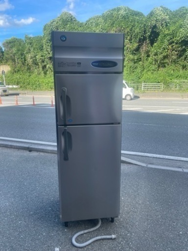 中古品 ホシザキ業務用冷凍冷蔵庫 HRF-63ZT 2017年 100V 冷凍97L 冷蔵245L 630ｘ650ｘ1900ｍｍ 動作問題なし