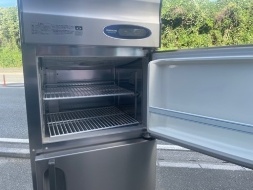 中古品 ホシザキ業務用冷凍冷蔵庫 HRF-63ZT 2017年 100V 冷凍97L 冷蔵245L 630ｘ650ｘ1900ｍｍ 動作
