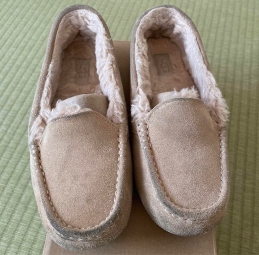 UGG アグ　　ローファー　パンプス　ドライビングシューズ　スリッポン　24、5cm25cm