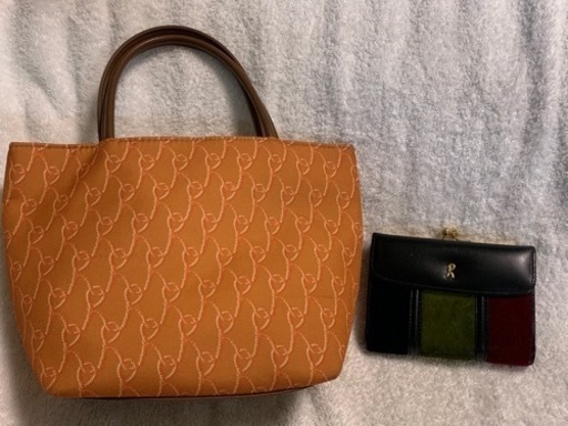 ロベルタディカメリーノ　バックと財布