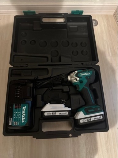 マキタ　インパクトドライバー
