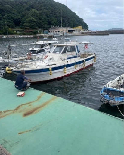 船体ヤマハ　エンジンヤマハシャフト船　最高24ノット205馬力