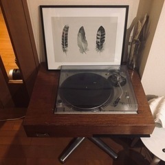 特注レコード試聴台とターンテーブル