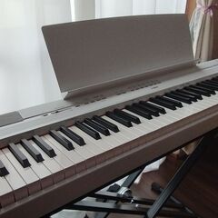 【美品】　YAMAHA電子ピアノP-115　ホワイト　スタンド・椅子付き！