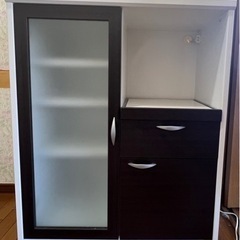 食器棚 カップボード　収納棚の画像