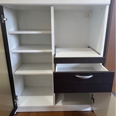 食器棚 カップボード　収納棚の画像