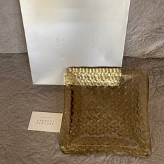 BARNEYS NewYork シャンパンカラー　ガラス盛り皿の画像