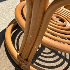 丸型 テーブル 硝子 お洒落 机 アンティーク  レトロ アジアンなど好きな方に！の画像