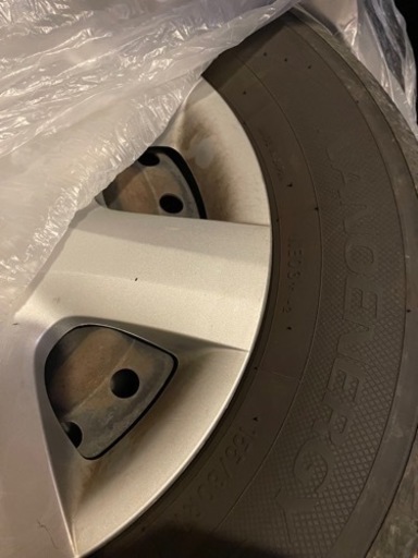 車のパーツ タイヤ
