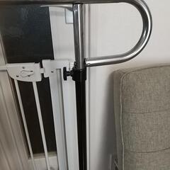 ❰お話し中❱伸縮式　スチールハンガー　差し上げますの画像