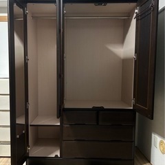 天然木 クローゼット タンス 鏡付きの画像
