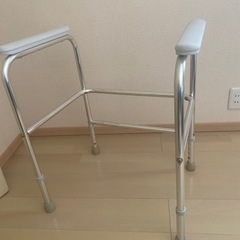 介護用　トイレ　立ち上がり簡易手すりの画像